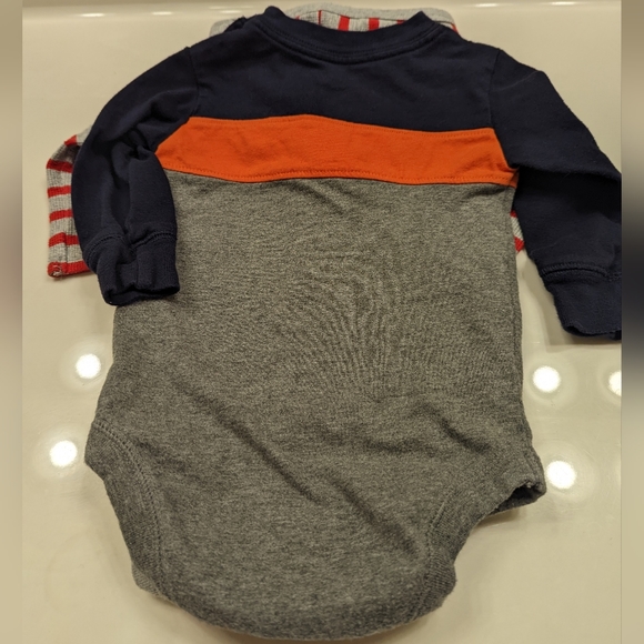 Carter's Onesies - Two One Piece Long sleeve shirts 12 months - Picture 5 of 5
